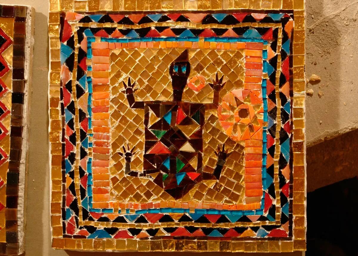 Мозаика декоративно прикладное искусство. Что такое панно в изобразительном искусстве. Композиция в технике мозаика. Искусство мозаики. Декоративно-прикладное искусство панно.