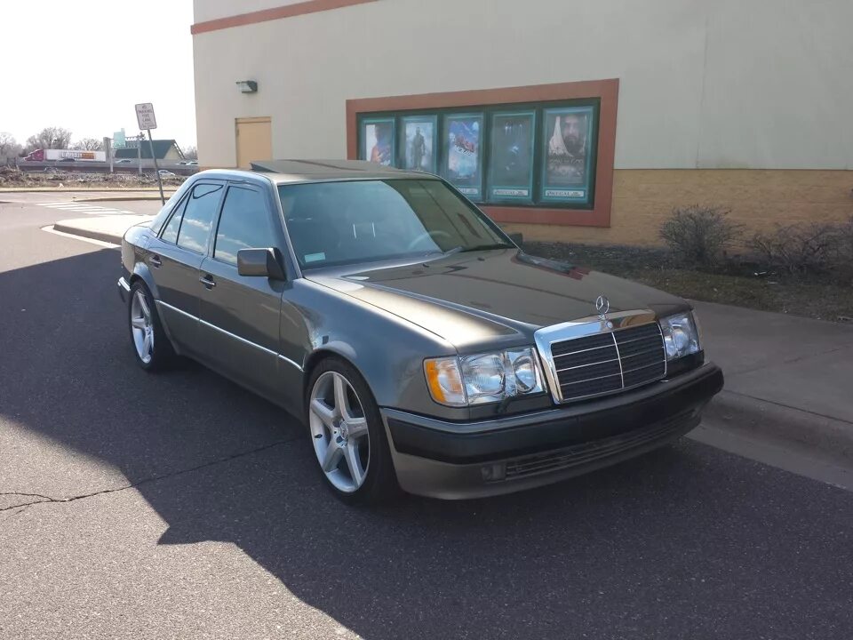 Mercedes w124 1984. серый 124. мерседес 124 серый металлик. мерседес 124 серый металлик. мерседес w124 серый.