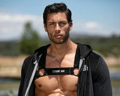 SOFT AND WARM: PLUSH VELVET HOODY 