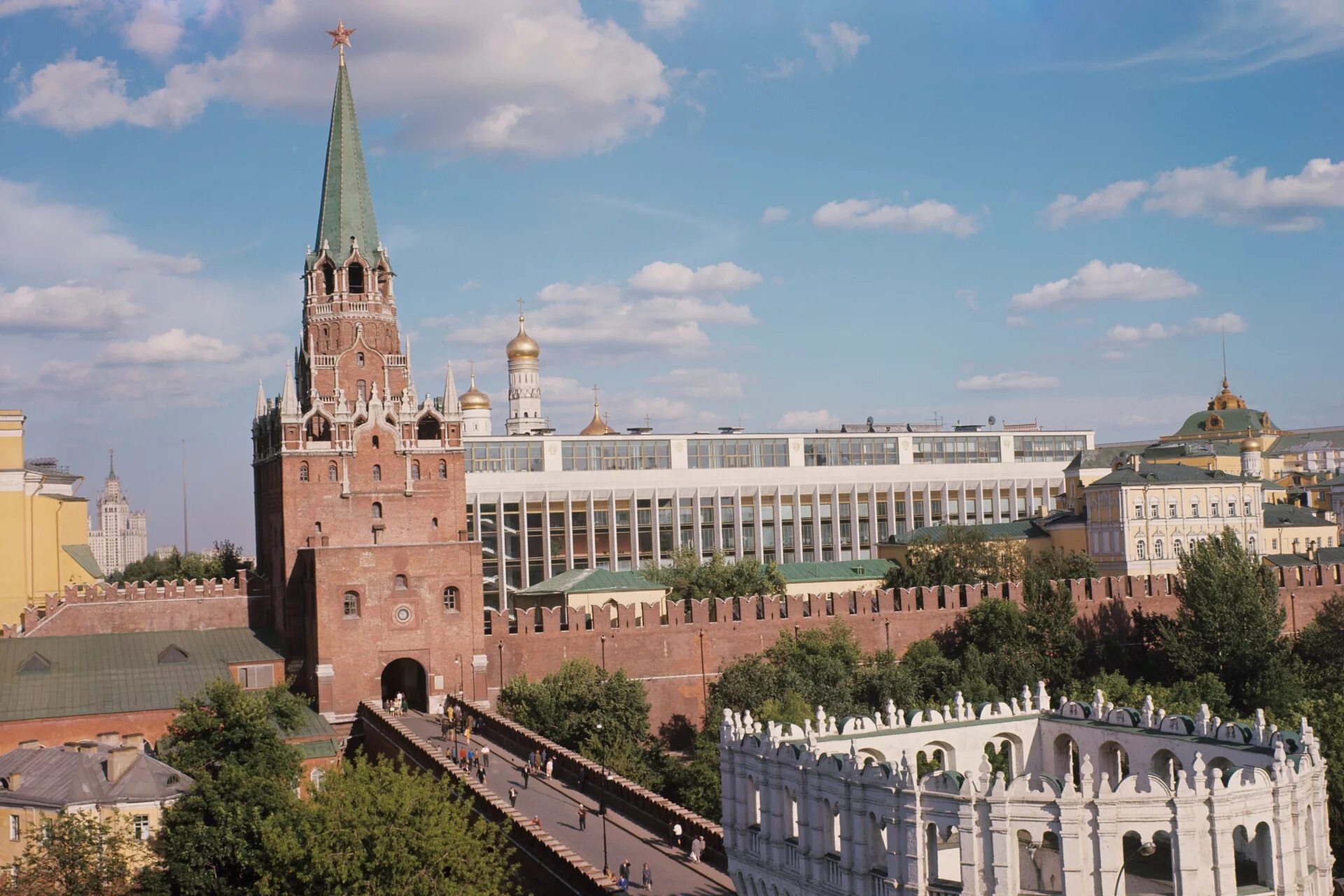 Благовещенская башня кремля. Кремлевские башни московского кремля. Какую башню построил московского кремля. Тайницкая башня москва. Какую башню построил московского кремля.