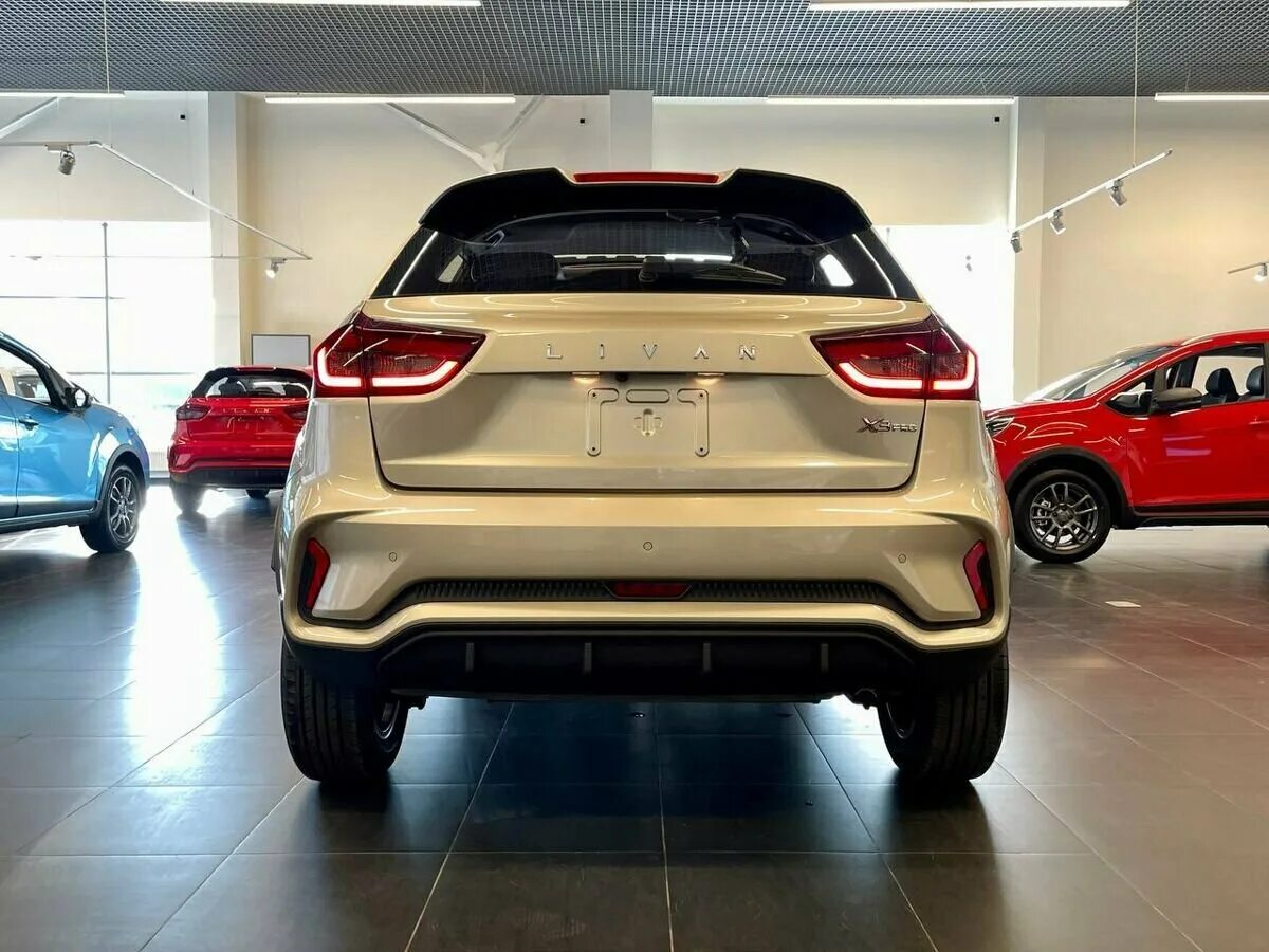 Livan x6pro красный. Машина ливан x6 про. Livan x3 pro синий. Lifan x60 i. Ливан икс 6.