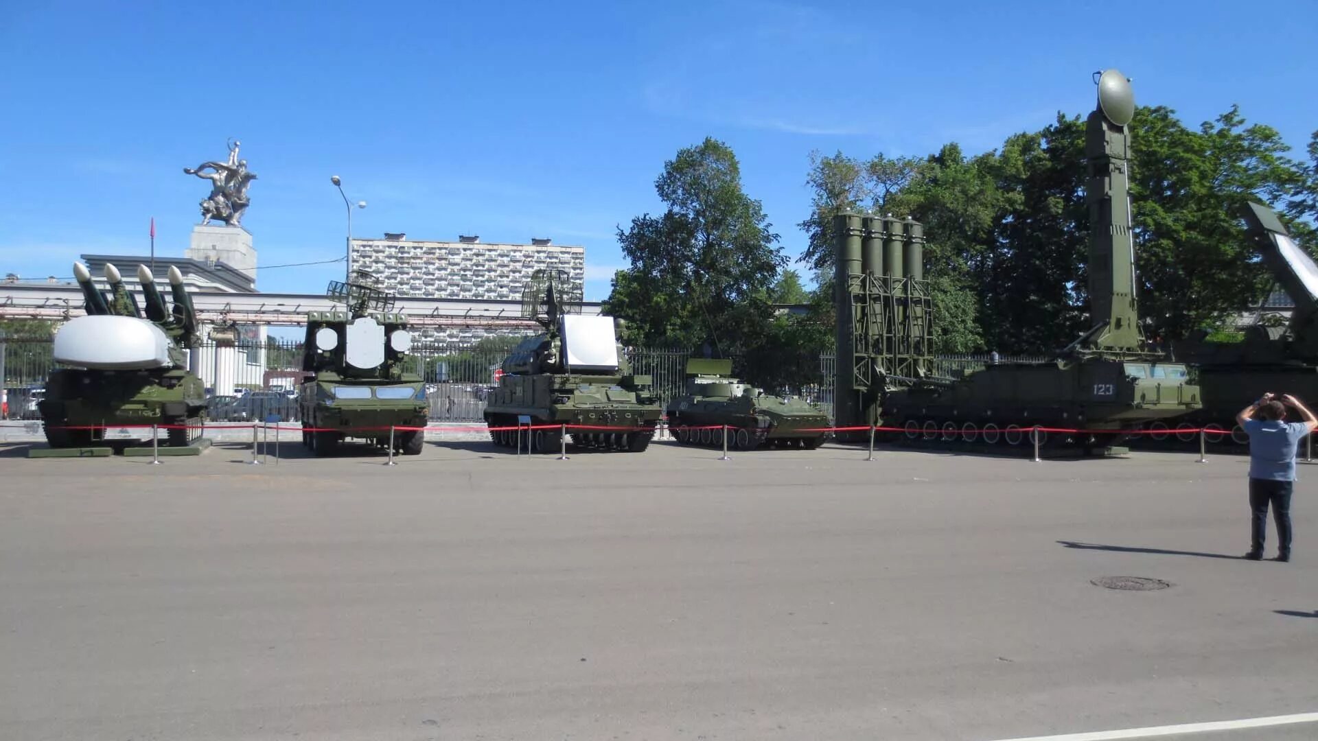 Вднх технологии. Военная техника на вднх. музей военной техники вднх. выставка военной техники на вднх. военная техника на вднх 2025.