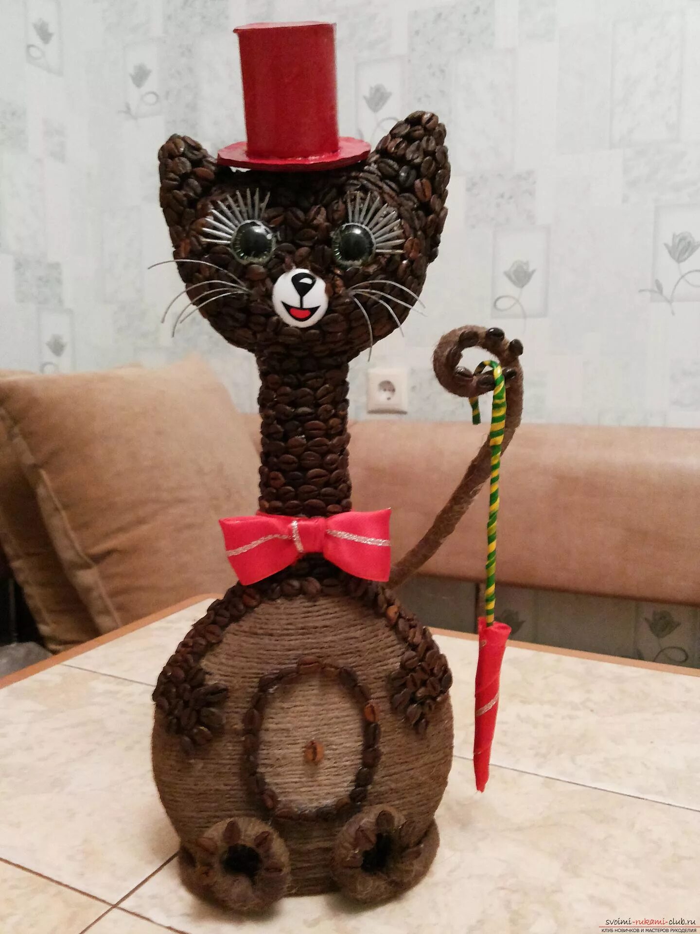 Кот из подручных материалов своими руками. Поделка кошка. поделка кошка своими руками. котик из кофейных зерен. кошка из кофейных зерен.