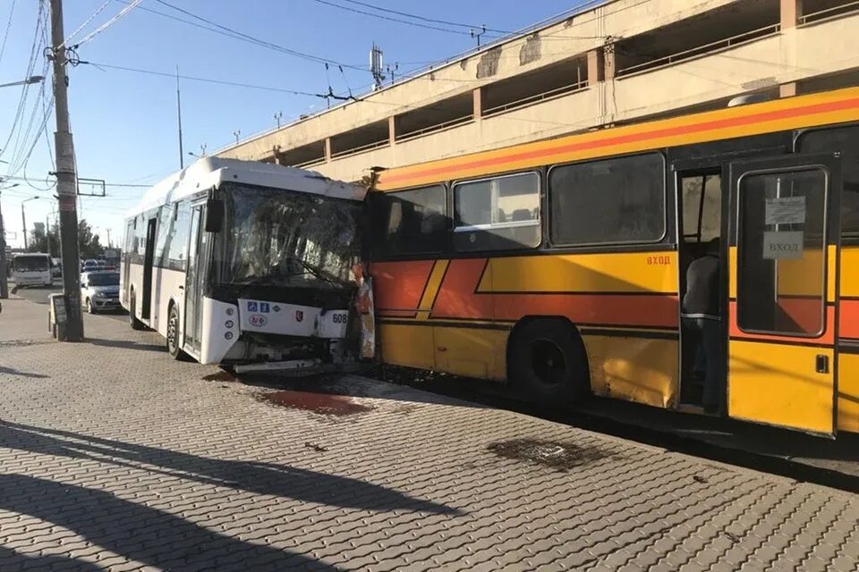 Пассажирский автобус. Светофор для общественного транспорта. Новости автобус ростов на дону. Автобус 3 ростов на дону. 73 автобус ростов на дону.