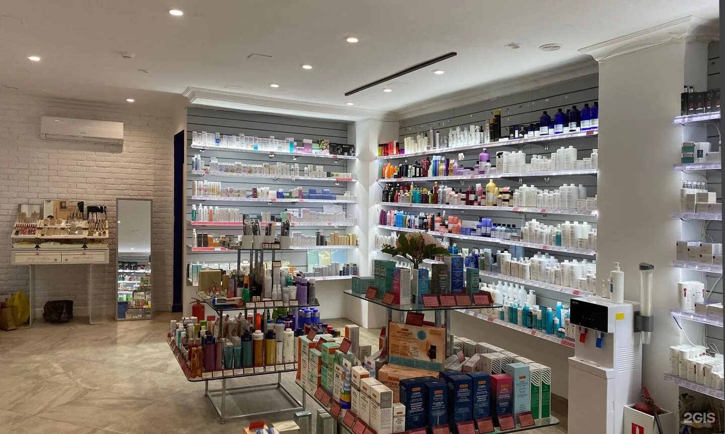 галерея косметики. Stars store спб. красивая выкладка косметики на витрину. ооо магазин косметики. бьюти магазин минск.