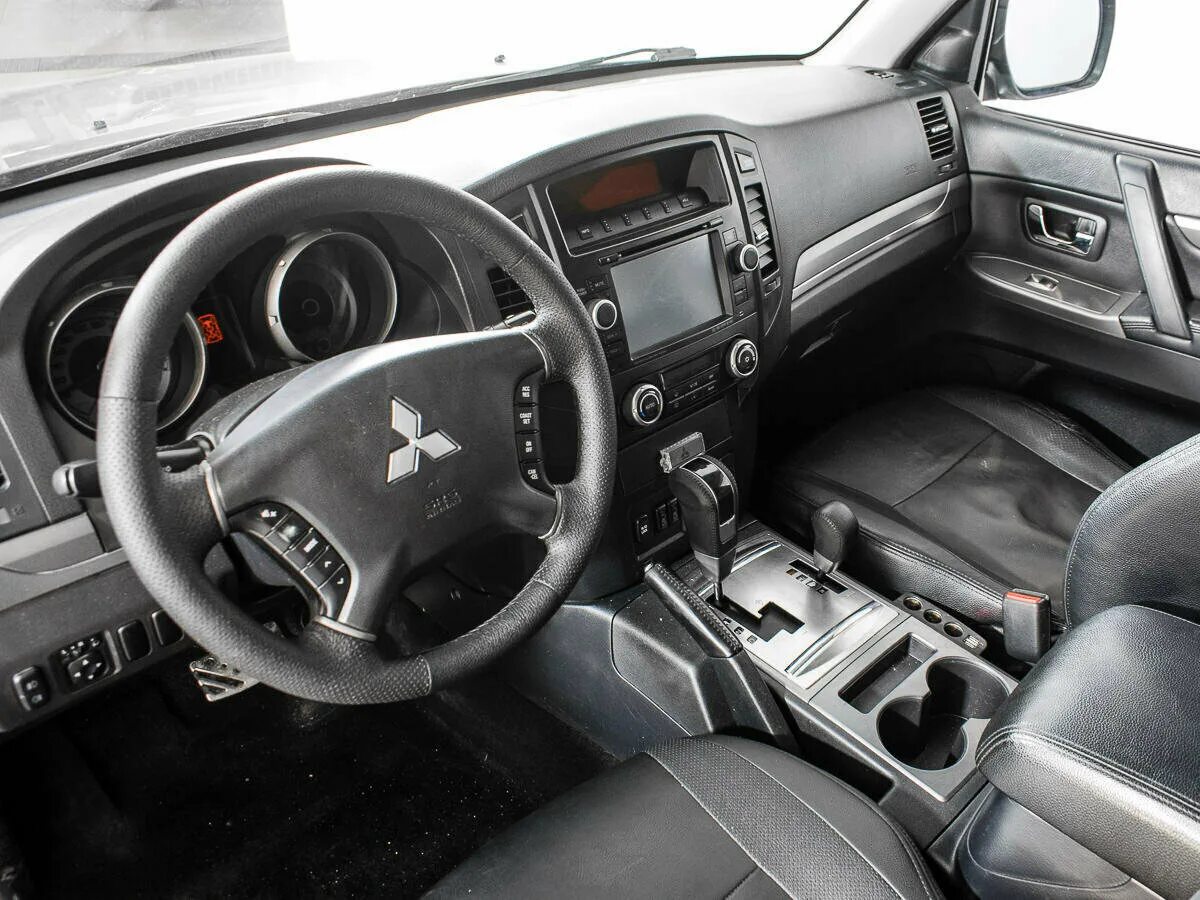 5 2011. Mitsubishi pajero sport. паджеро спорт 2005 салон. автомат паджеро спорт 2. паджеро спорт 2 салон.