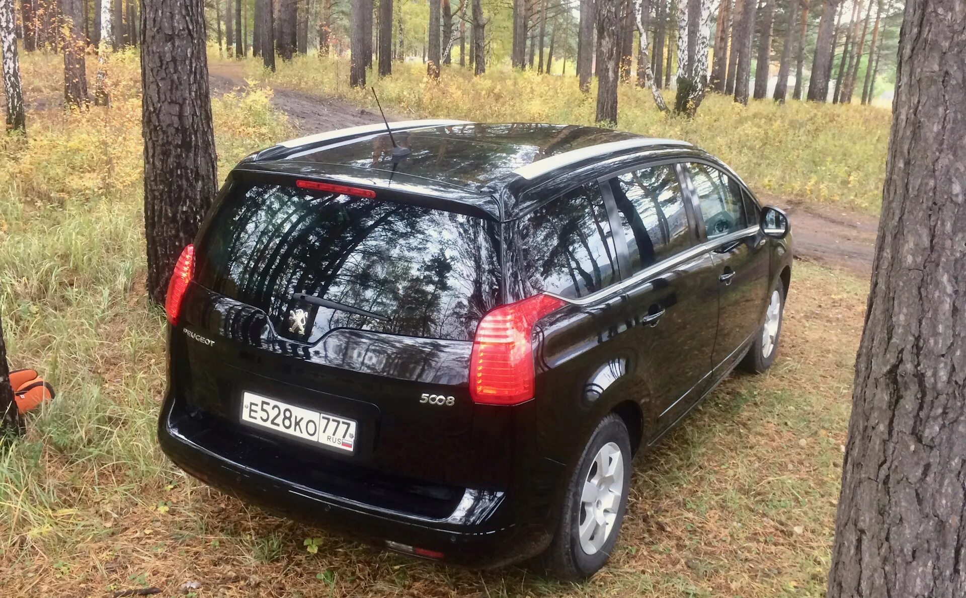 Купить пежо 5008 дизель. Peugeot 5008 2011. Пежо 5008 дизель. Пежо 7 местный 5008. Пежо 5008 2011 года.