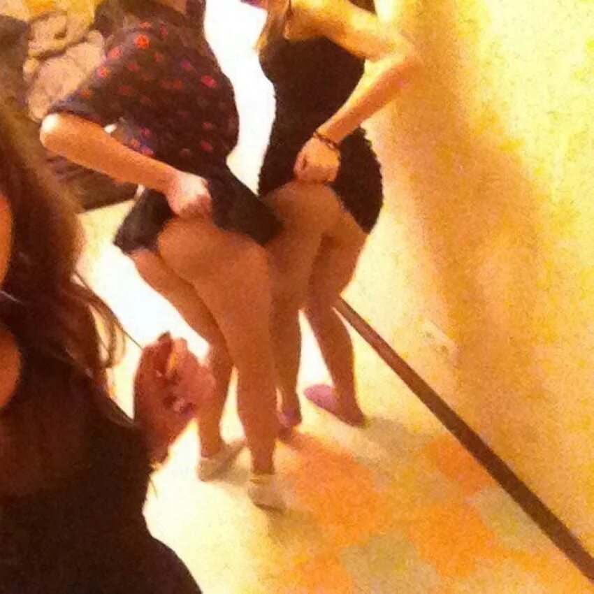 Прикольные рисунки девушек. Пьяные девушки телеграм. Пьяные девушки телеграм. Вписка школьников слив. Пьяная девушка подросток.