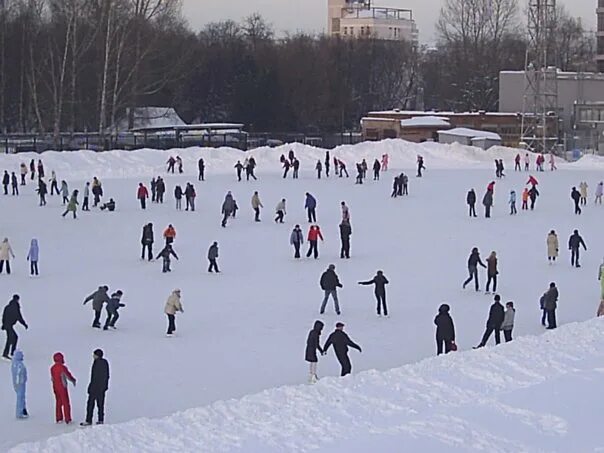 Каток пермь с прокатом. Стадион Гайва Пермь каток. Пермский стадион Юность. Каток Юность Пермь. Стадион Юность каток.