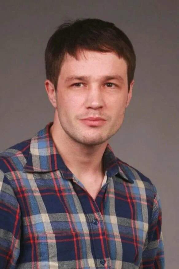 Сколько лет актеру дмитрию