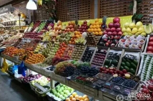 Овощной рынок в Москве фуд Сити. Фуд Сити рынок витрина. Фуд Сити фруктовые витрины. Витрины для овощей и фруктов на рынке.
