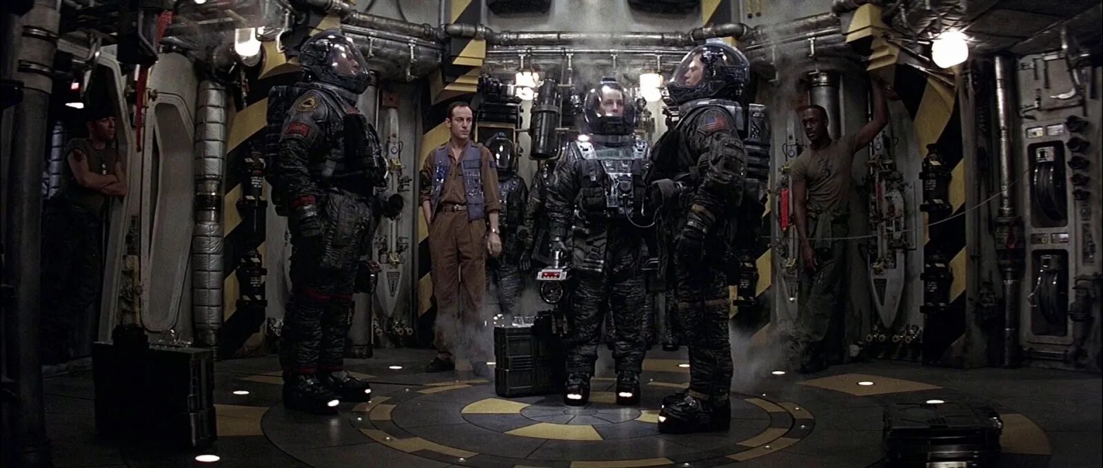 События 1997. Сквозь горизонт  event horizon (1997). сквозь горизонт пол у с андерсон 1997.