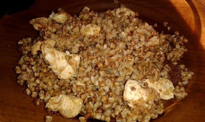 Замоченная гречка. Как сделать домашнюю гречку. Рассыпчатые каши. Приготовление гречневой каши. Гречневая каша в кастрюле.