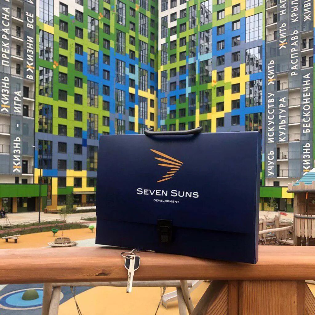 Севен дома. Севен Санс Девелопмент. Seven Suns Development Санкт-Петербург. Строительная компания Seven Suns Development. Seven Suns логотип.