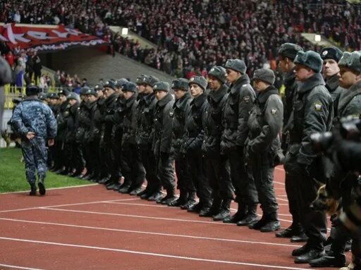 Полиция на стадионе. Охрана на стадионе. Полиция на стадионах РФ. Полиция на футбольном стадионе. Полиция стадион