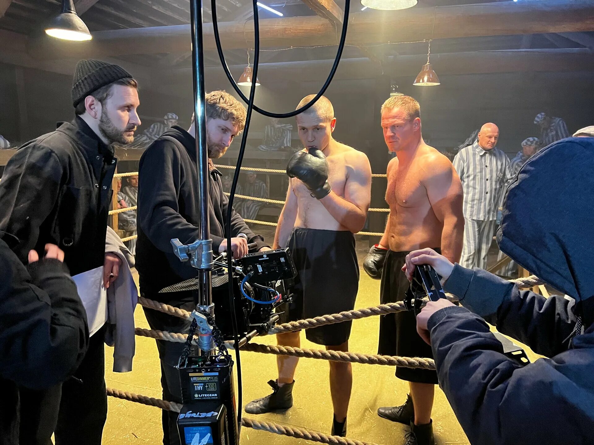 руиз боксер. вышел на ринг за 3000 долларов. выход на ринг. смешанные единоборства one fc. человек паук 2002 на ринге.