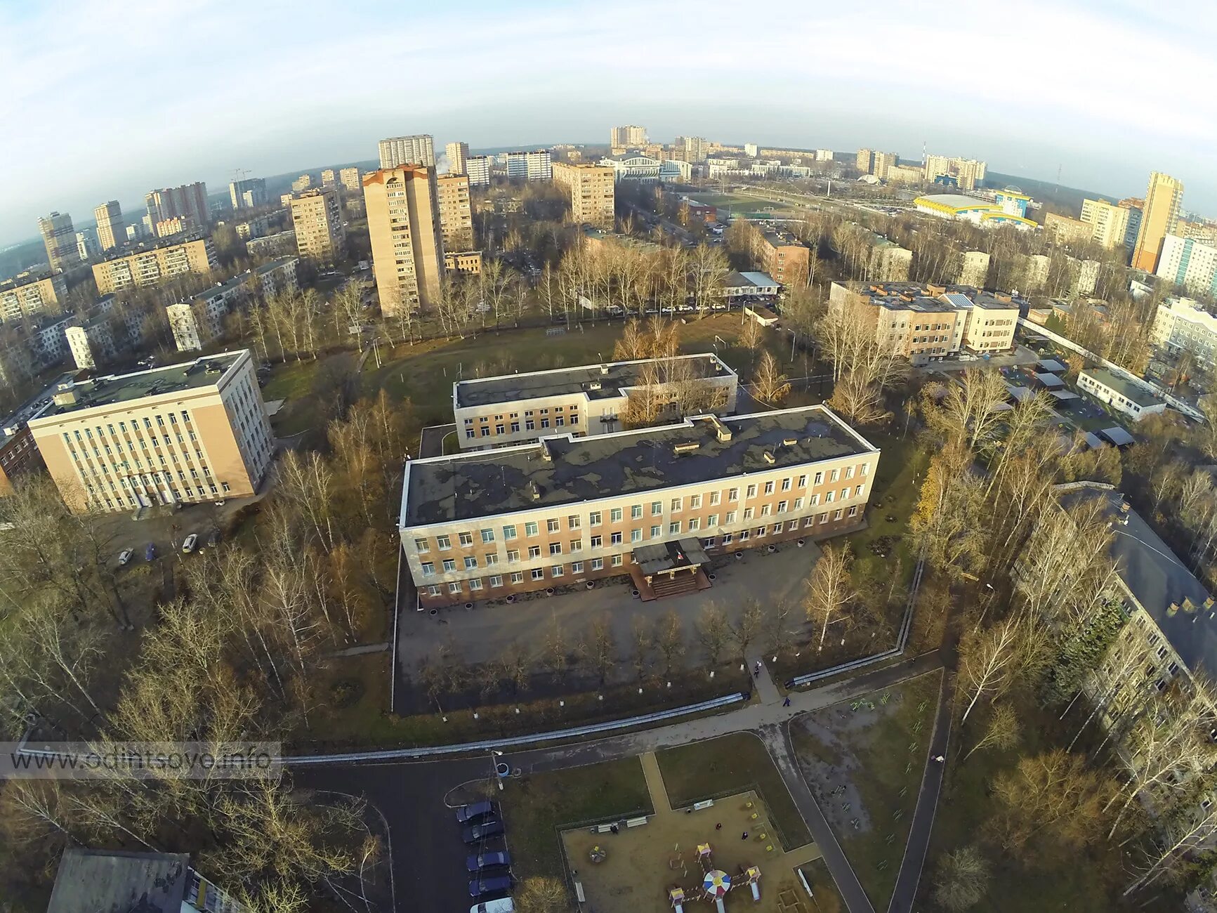 Молодежная улица школа. 12 Школа Одинцово Молодежная. Улица Молодежная 16в Одинцово дом. Одинцово, Молодёжная улица, 16в. Молодежная улица Одинцово школа.