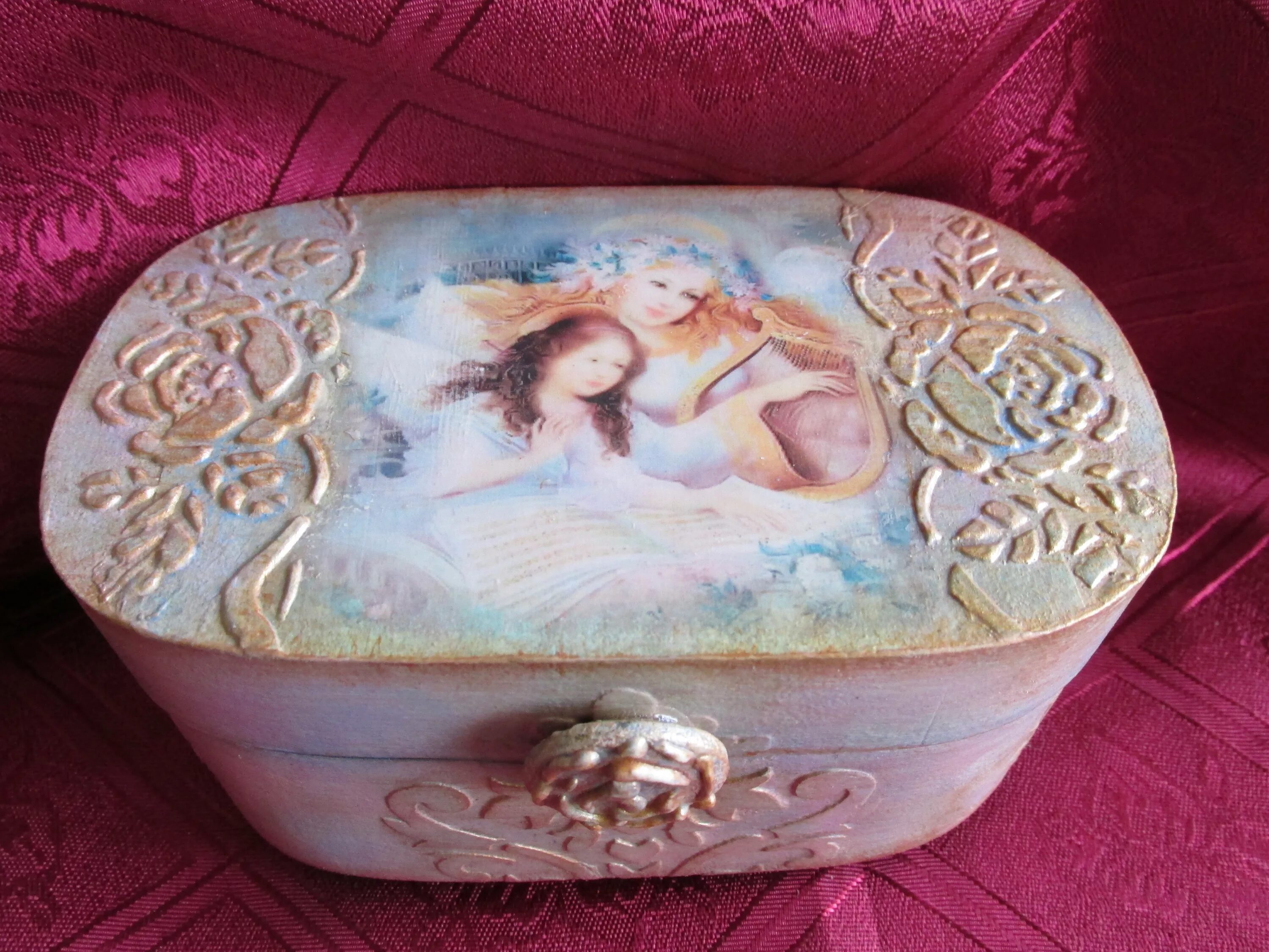 Винтажные шкатулки. Декор шкатулки шпатлевкой. Декор шкатулки под шпатлевку. Шебби шик декупаж. Декор шкатулки-чемодана.