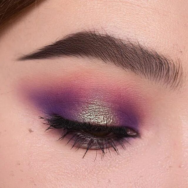 Макияж глаз фиолетовыми тенями An Out of this World, Galaxy themed Quinceanera Purple eyeliner, Purple eye make