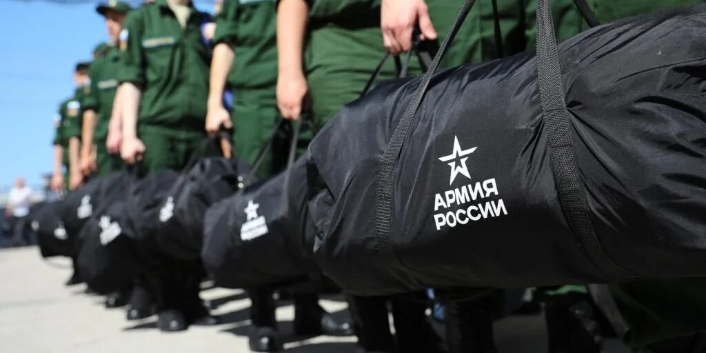 Призывная комиссия. Солдаты мобилизация. 500 тысяч мобилизованным. Мобилизация. Российский солдат.