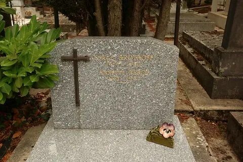 Ткачев кладбище под парижем