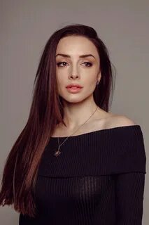 Актриса Юлия Майбороданың фотосуреттері, порнографиялық фейктер