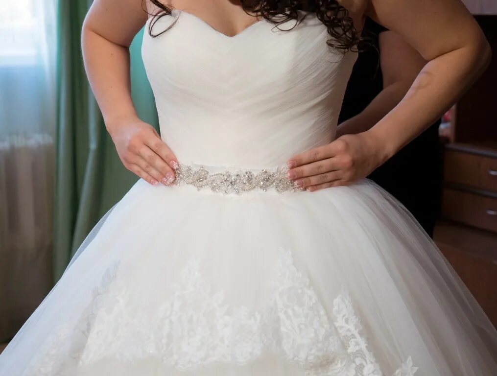 Куплю платье бу. Свадебные платья 46 размера. Свадебное платье 44-46. Свадебное платье 44 размер.