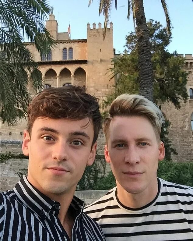 Дастин Лэнс Блэк ребенок. Tom Daley and Dustin Lance Black. Том Дейли и Дастин Лэнс.