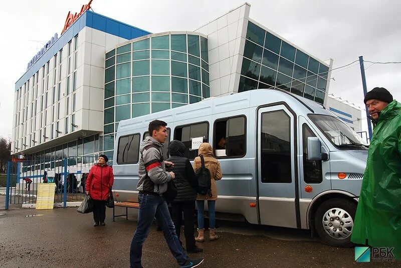 Номер телефона автовокзала казань. Казанский автовокзал Южный. Столичный вокзал Казань. Г.Казань автовокзал Южный. Северный автовокзал Казань.