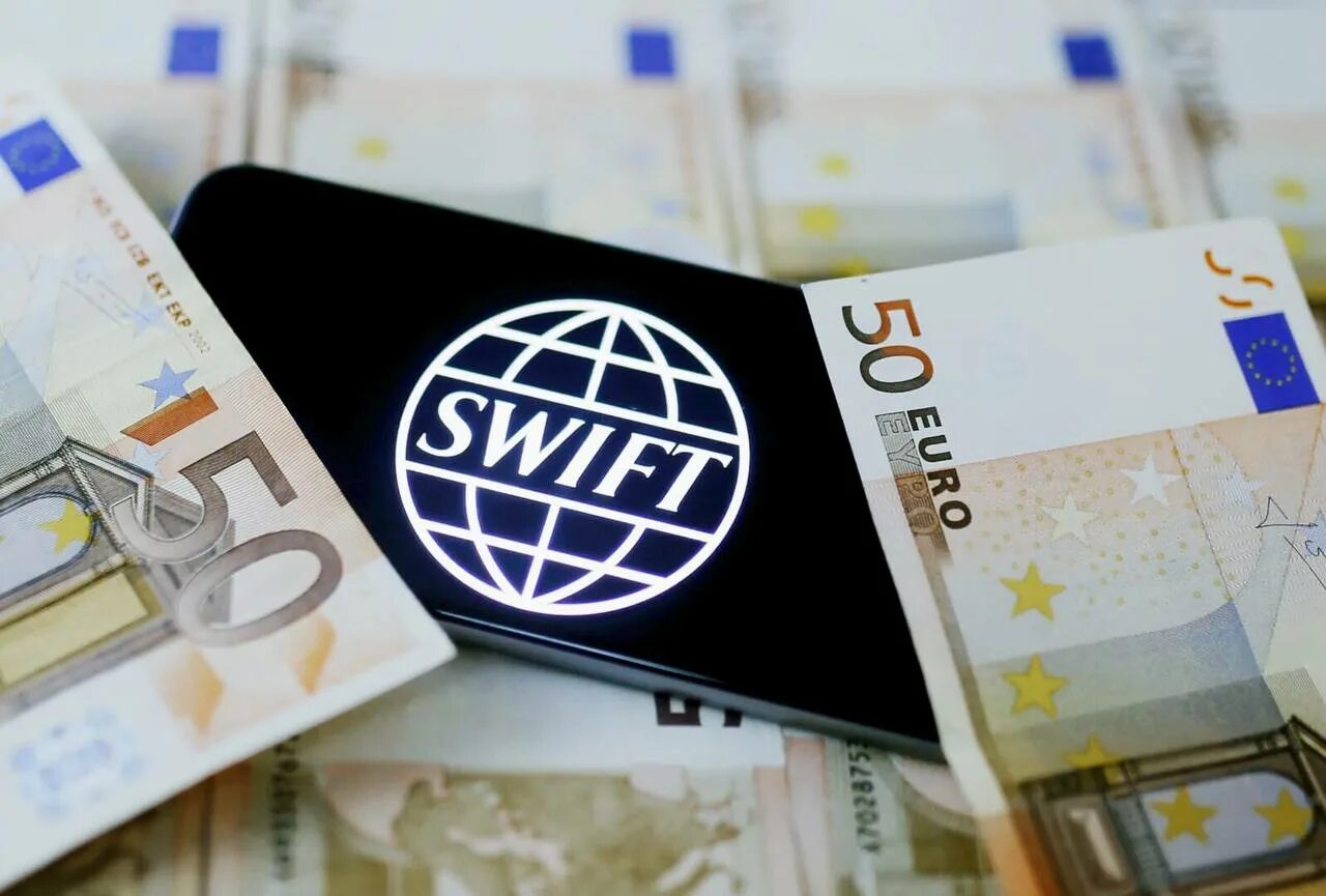 Банки перестали принимать платежи из россии. Свифт платежная система. Система Swift что это такое. Swift система межбанковских платежей. Swift доллар.
