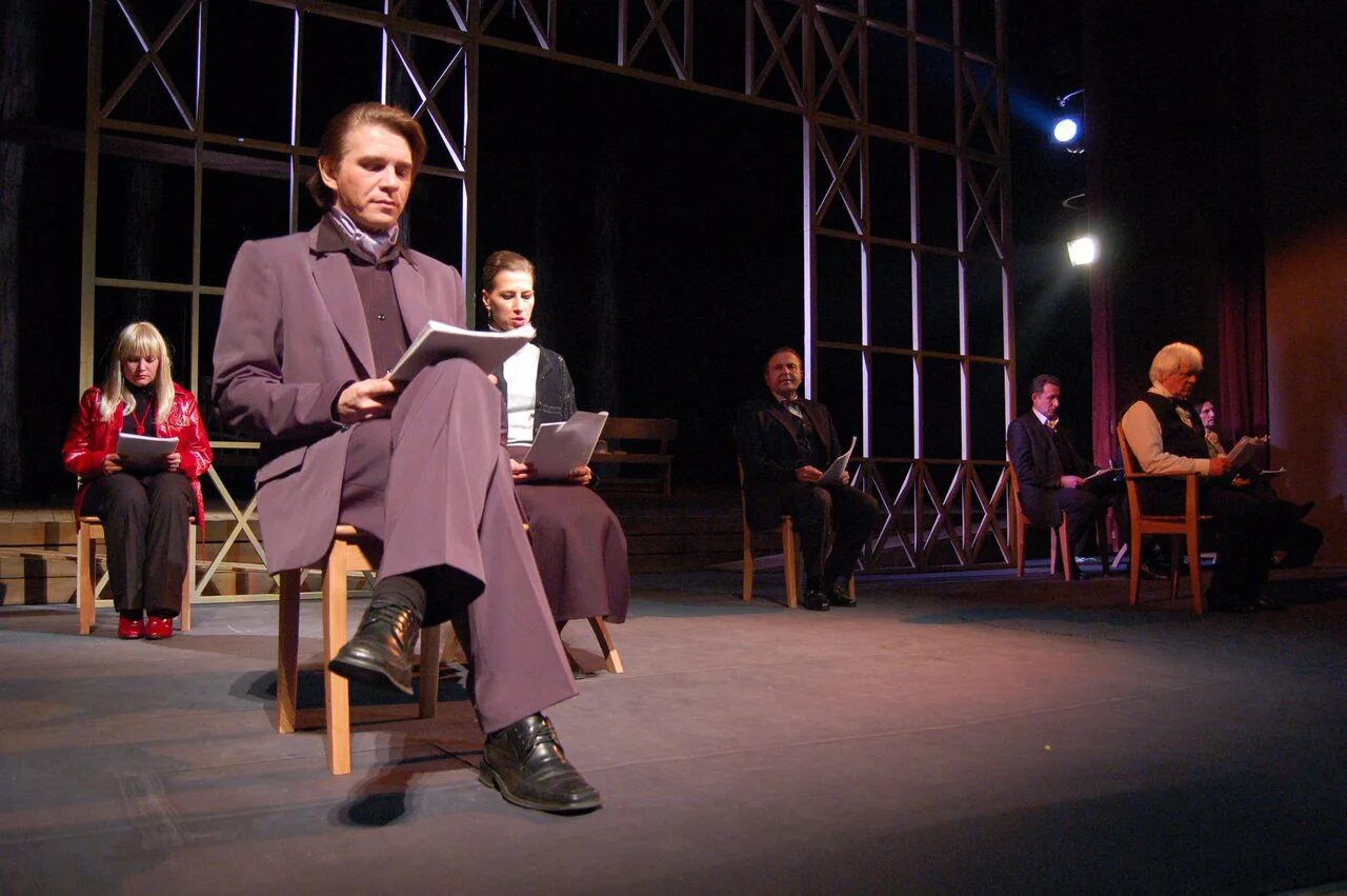 спектакли читать