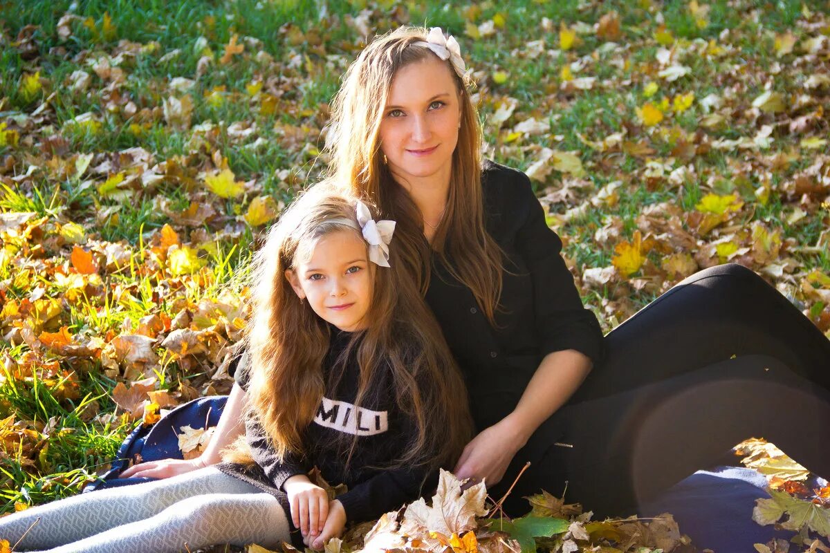 Форум дочь подростков. Фото дочери. Дочери осени. Осенняя фотосессия мама с дочкой. Дочь домашнее.