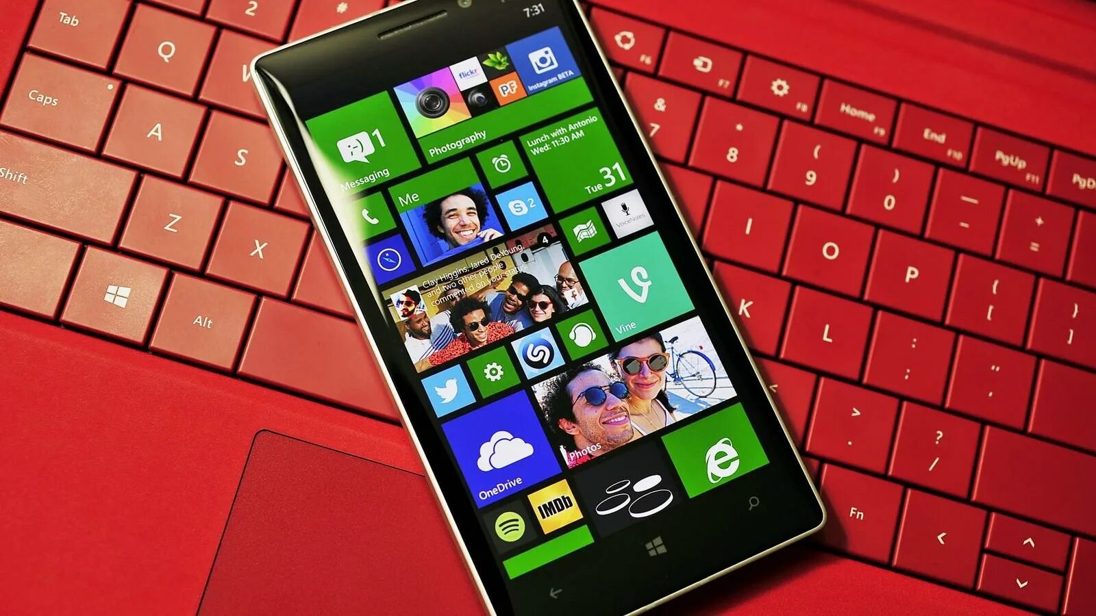 Windows 8 телефоны. Microsoft windows phone 8. nokia windows phone 8.1. microsoft windows 10 phone. люмия 725.