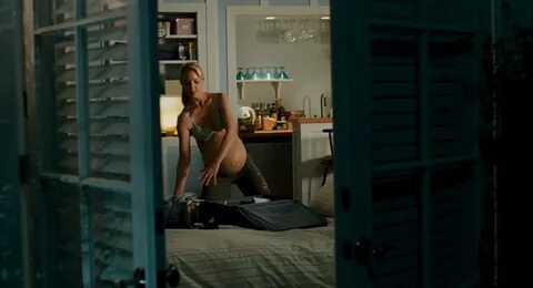 Slideshow katherine heigl boob size.