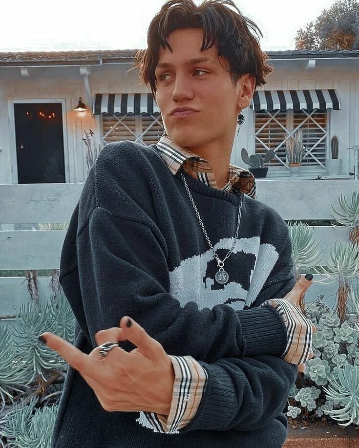 Chase pic. Chase hudson 2025. чейз хадсон клыки. чейз из тт. чейз хадсон фото в детстве.