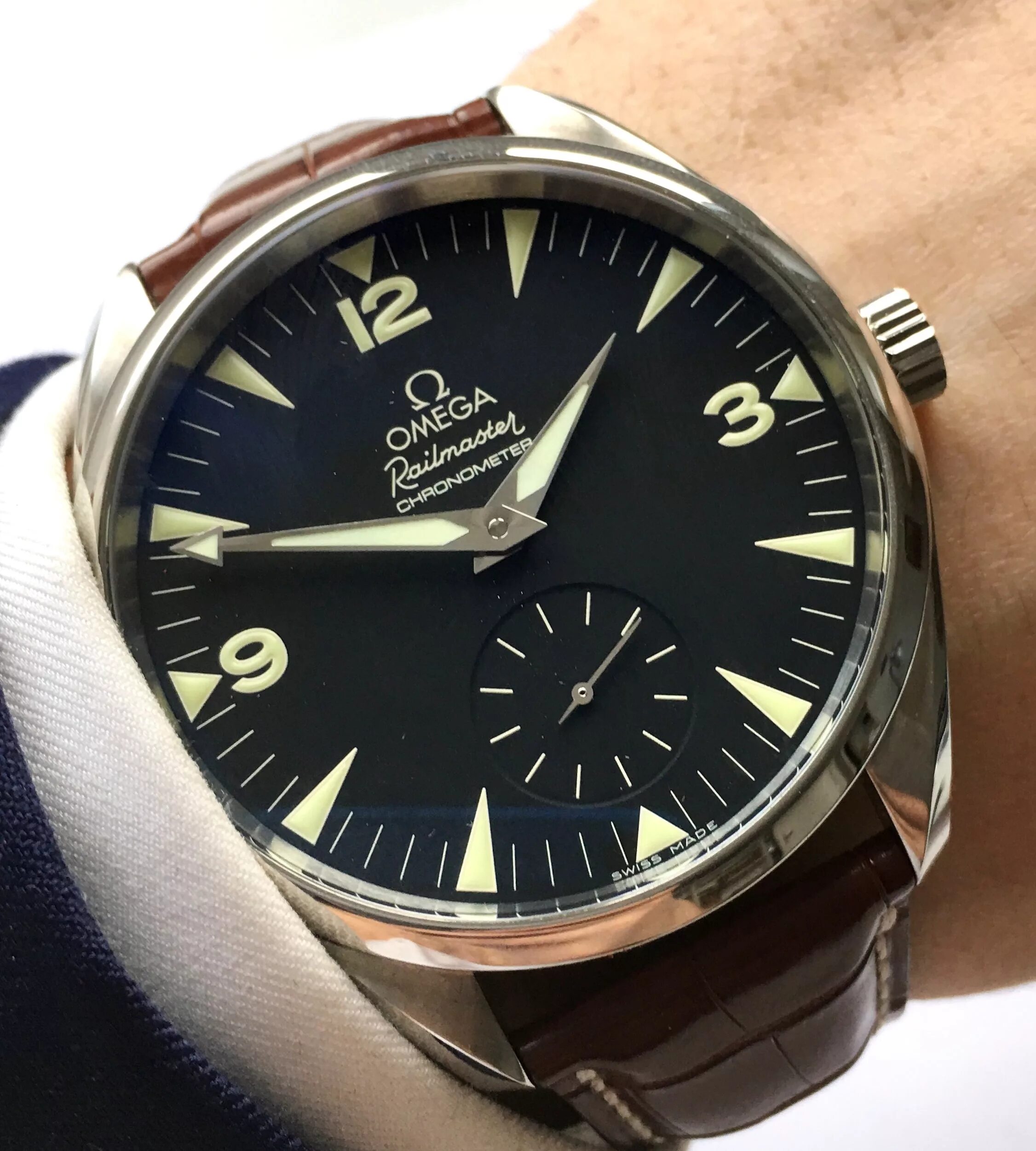 Omega railmaster. Omega railmaster xxl. omega railmaster chronometer. omega railmaster xxl на руке. omega 1701.