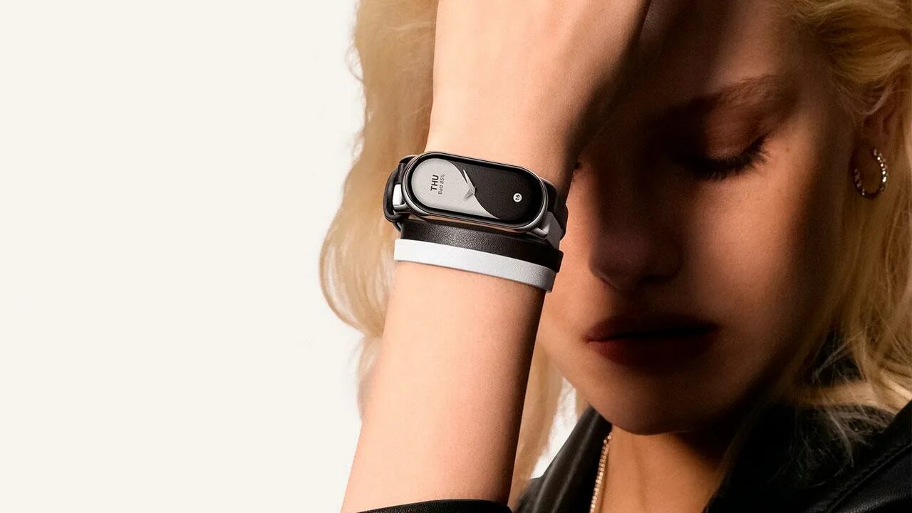 Xiaomi Smart Band 8. Ми бэнд 8 ремешки. Xiaomi Smart Band 8 Pro. Mi Band 8 Xiaomi на шее. Бенд 8 часы