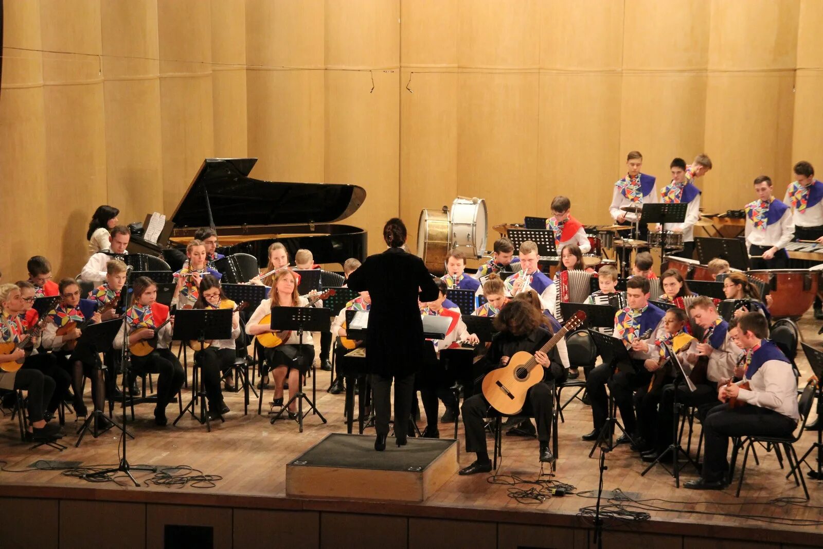 гнесиных. ансамбль марком пекарским. малый зал академии гнесиных. балалайка в рам им. гнесиных.