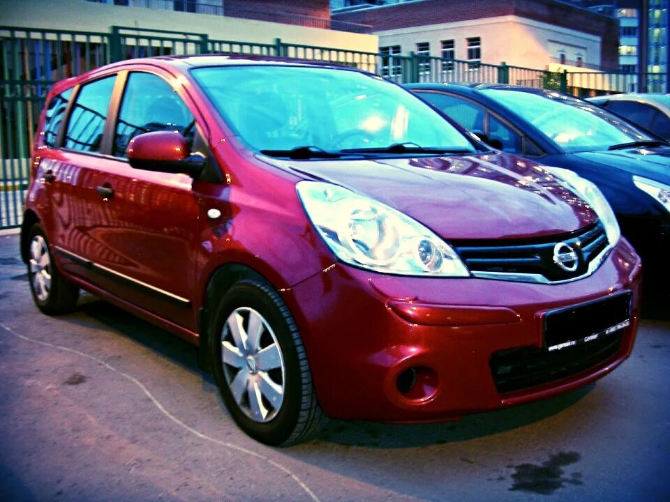 Ниссан ноут красноярске. Nissan Note 1.6. Nissan Note 2009. Nissan Note фиолетовый. Ниссан ноут 2009 жёлтый.