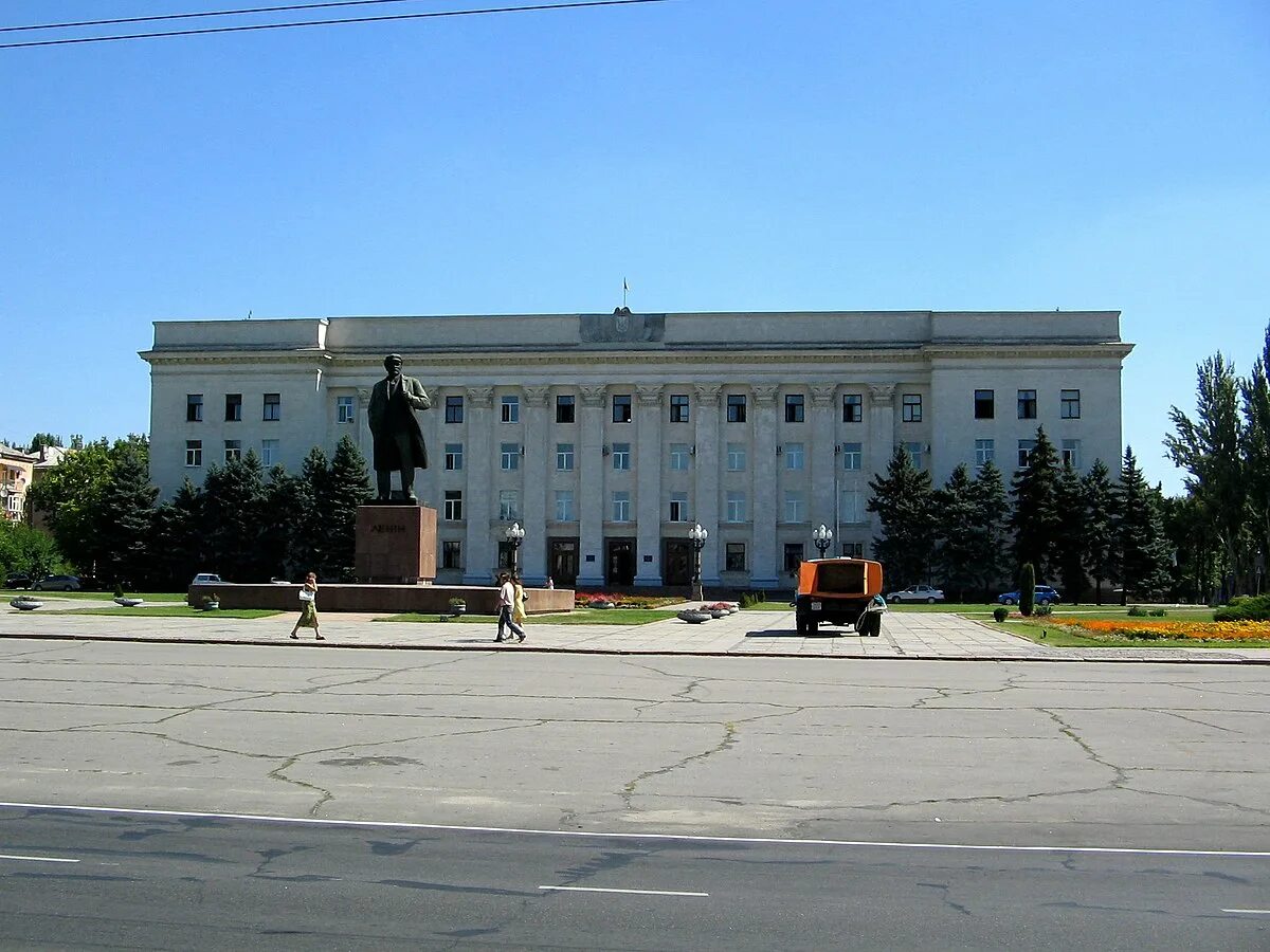 Площадь херсона в кв км. Херсон площадь свободы.