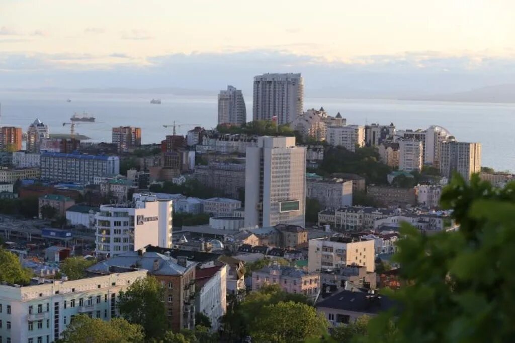 Переехать в хабаровск. Владивосток. Владивосток 2000. Города России Владивосток. Владивосток 2000 год.