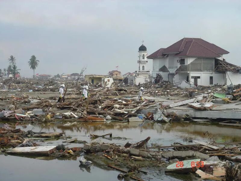 цунами в австралии. цунами в зондском проливе. 22 декабря 2004 год. цунами в юго-восточной азии в 2004 году. 22 декабря 2004 год.