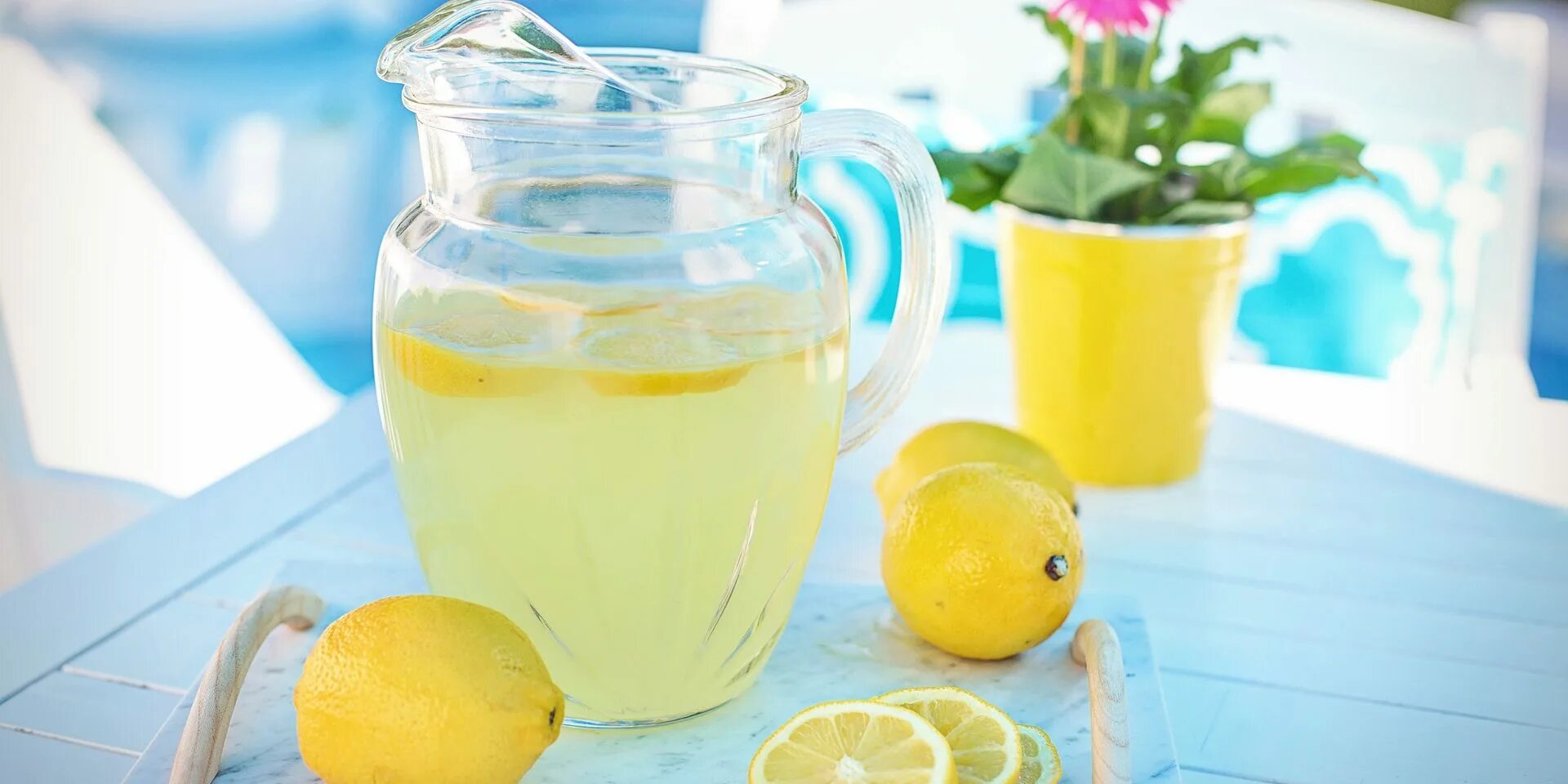 Лимонад лимон сахар. Домашний лимонад. Напиток с лимоном. Освежающий лимонад. Лимонад лимон.