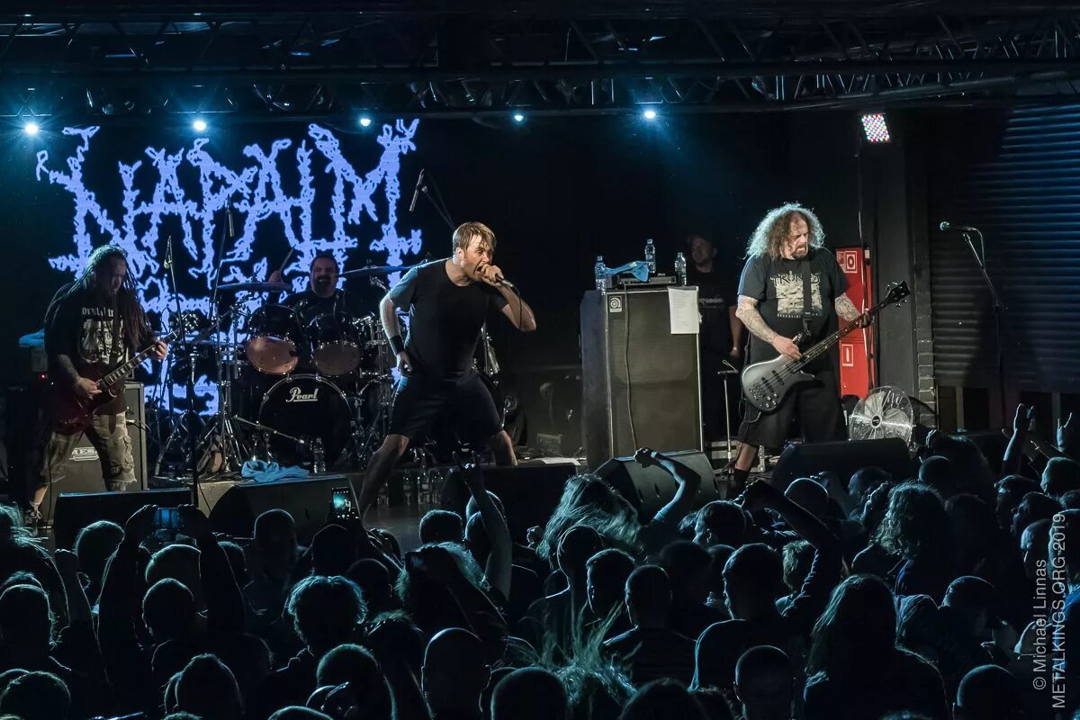 Napalm death клипы. Группа napalm death. napalm death 2023. mark greenway napalm death. barney greenway napalm death.