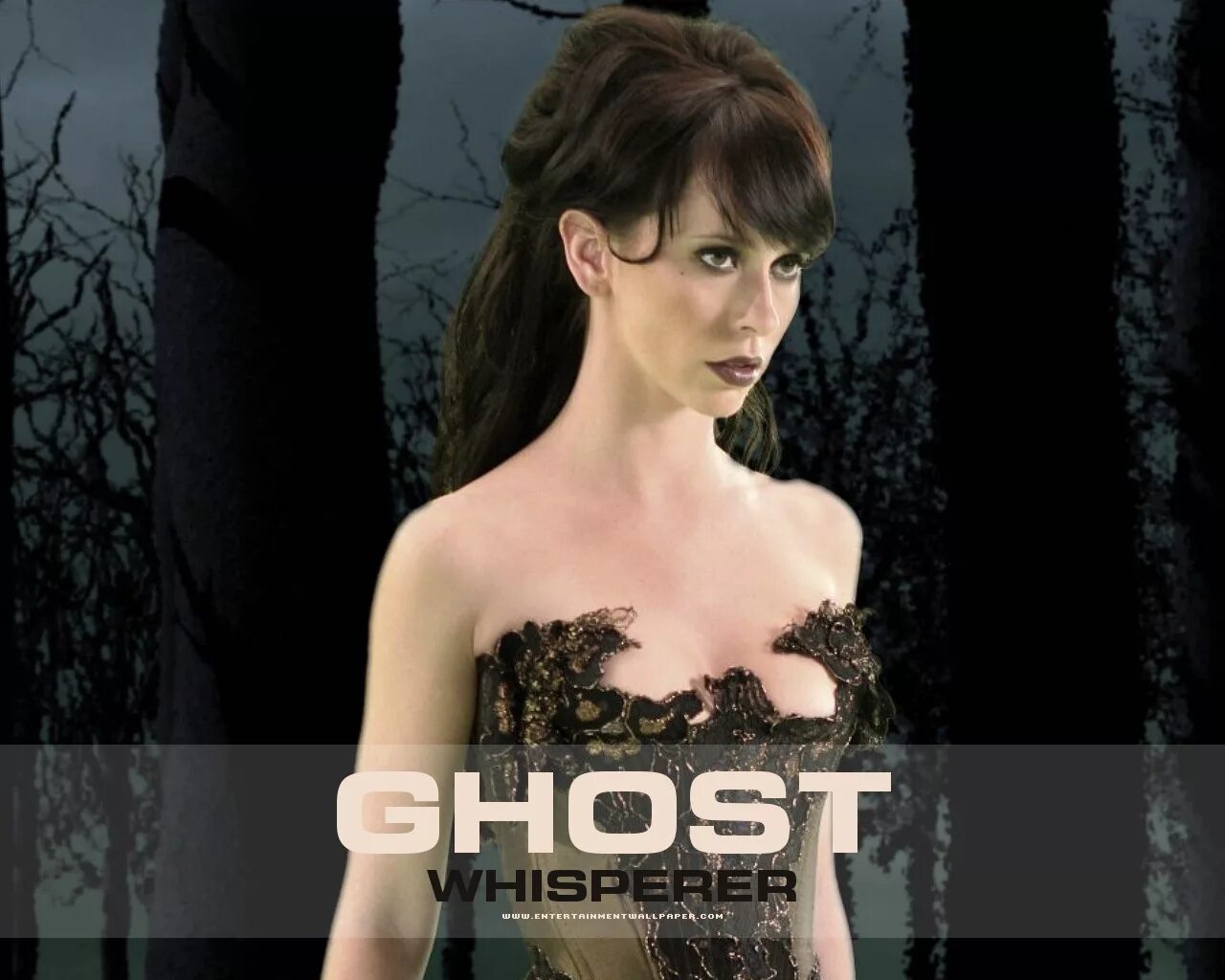 говорящая с призраками (ghost whisperer), 2005. говорящая с пустотой. человек сидит на стуле. дженнифер лав хьюитт и дэвид конрад. мелинда гордон говорящая с призраками.