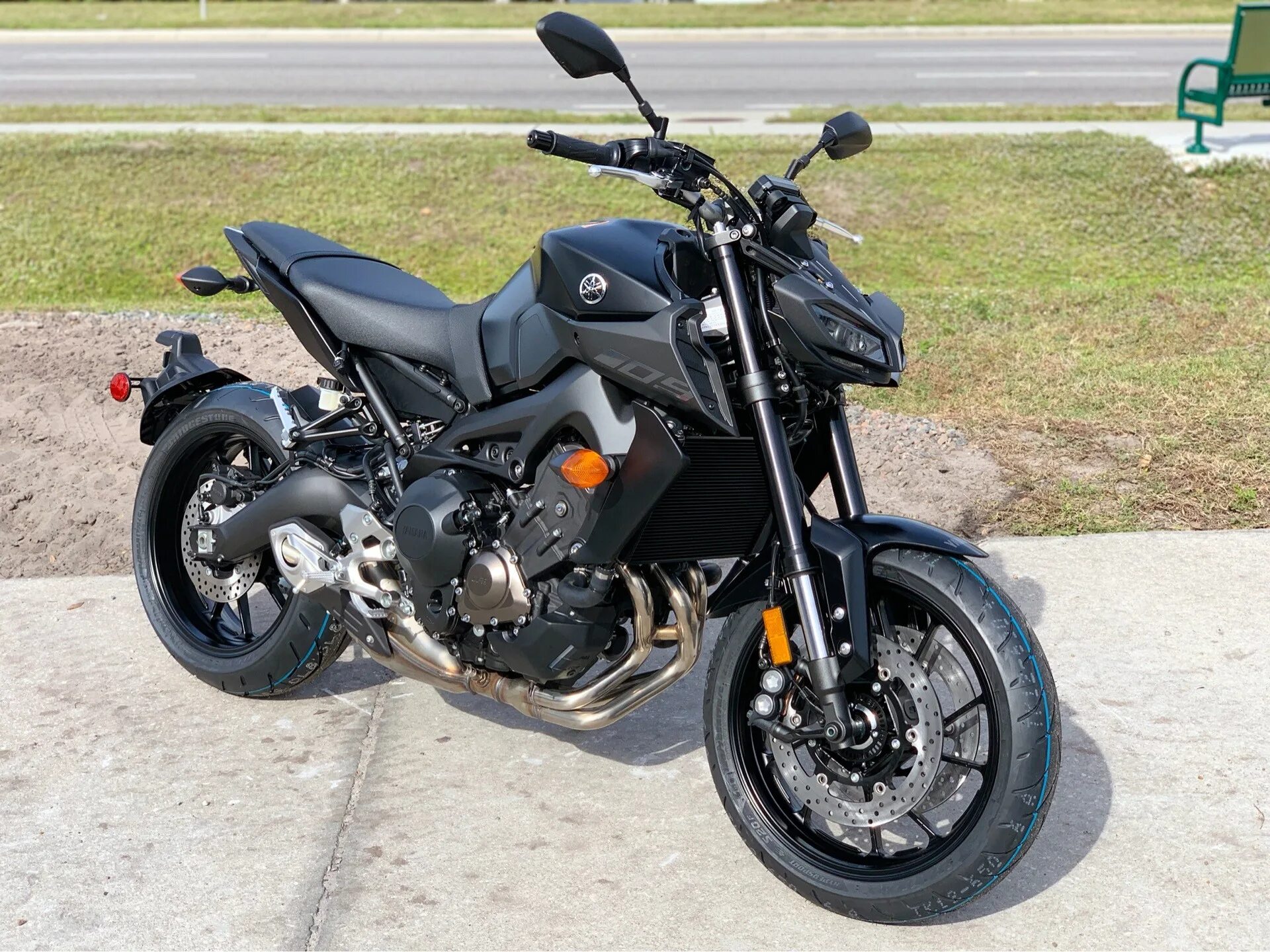 Yamaha mt 09 купить. Yamaha MT 09 2019. Yamaha MT-09 чёрный. Yamaha MT-09 2017. Yamaha MT 09 2022.