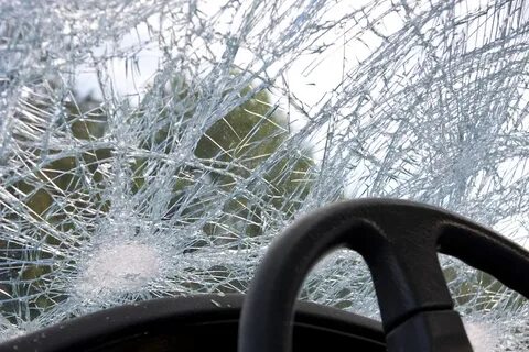 Разбитое лобовое стекло
