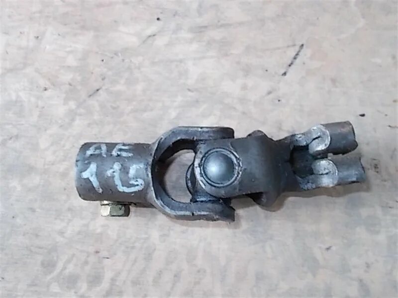 Рулевой карданчик тойота. Камри 30 рулевой карданчик. Карданчик рулевой 2118. Карданчик рулевой тойота corona 170. Рулевой кардан камри 55.