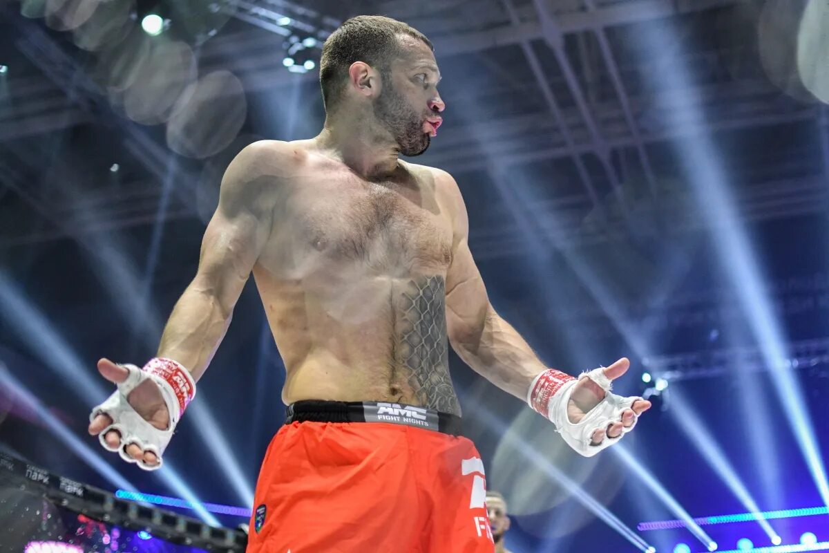 Файт найт 238. Амир мурадов fight nights. амир мурадов амс. fight night владелец. владелец амс файт найт.