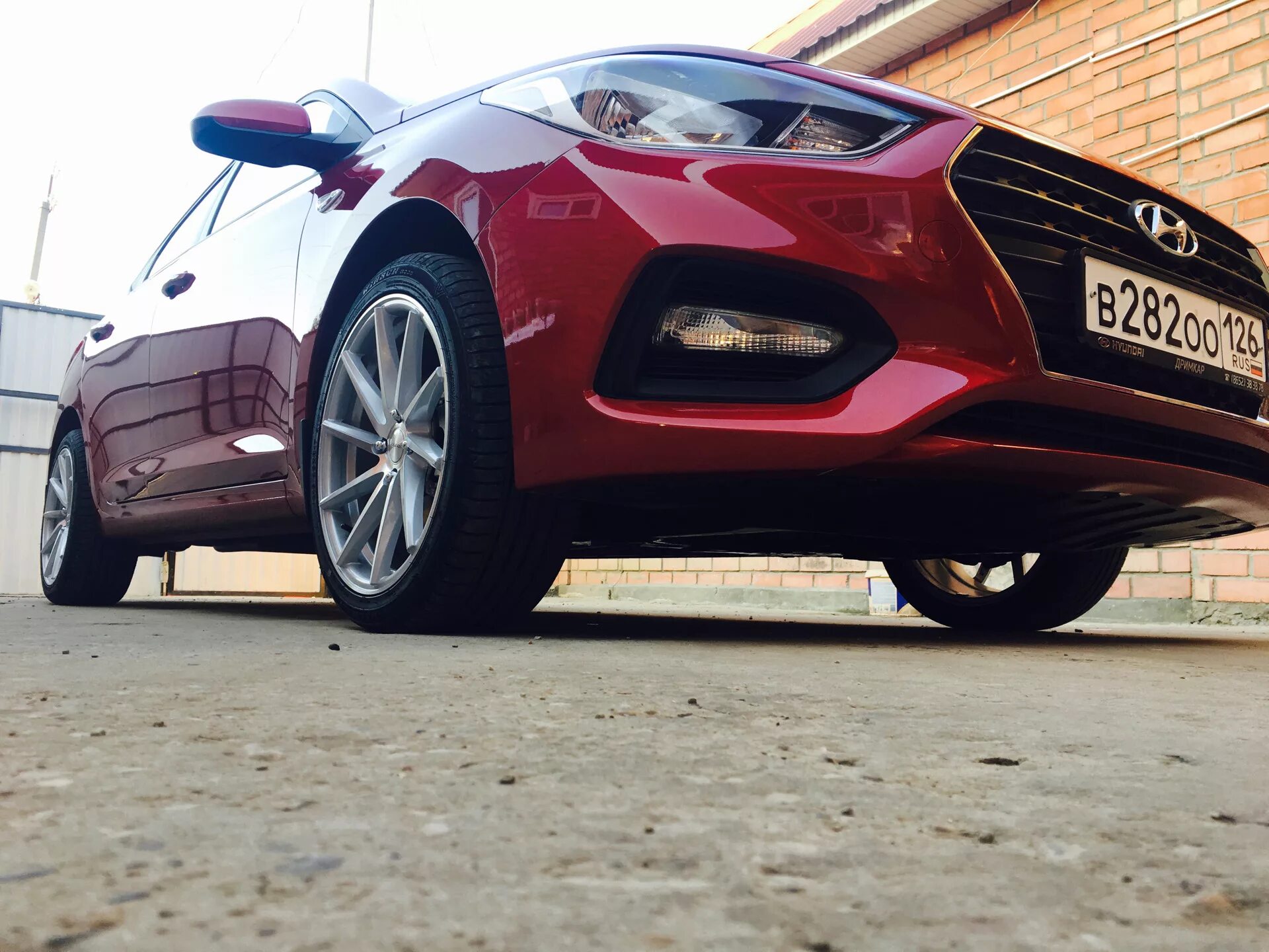 Солярис 2025 диски. Солярис 2 на воссенах. hyundai solaris 2 r17. hyundai solaris 2017 на 17 дисках. воссен r17 солярис.